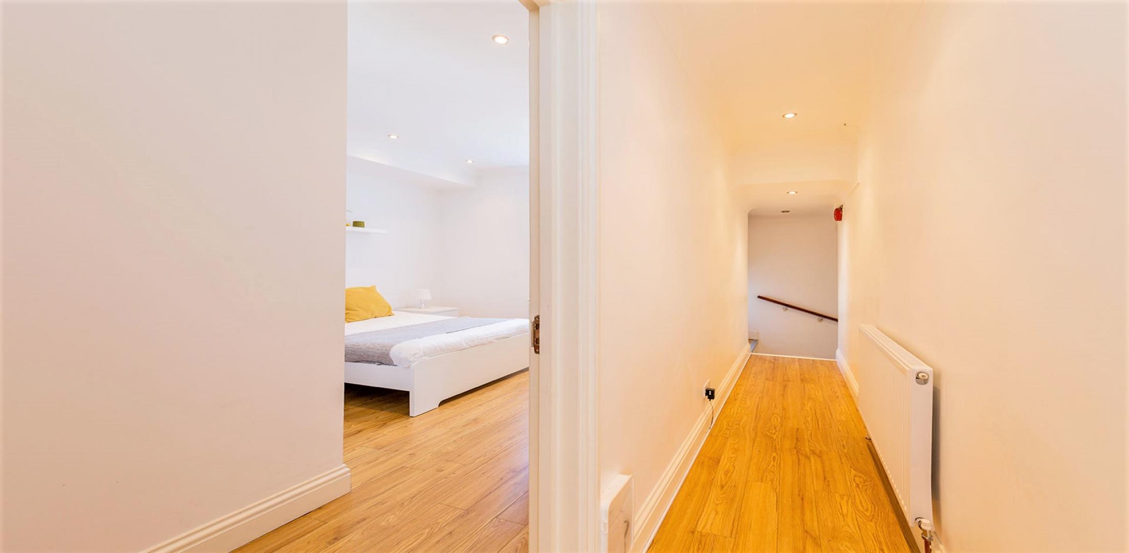 			3 Bedroom, 2 bath, 1 reception Flat			 Blenheim Gardens, Willesden Green